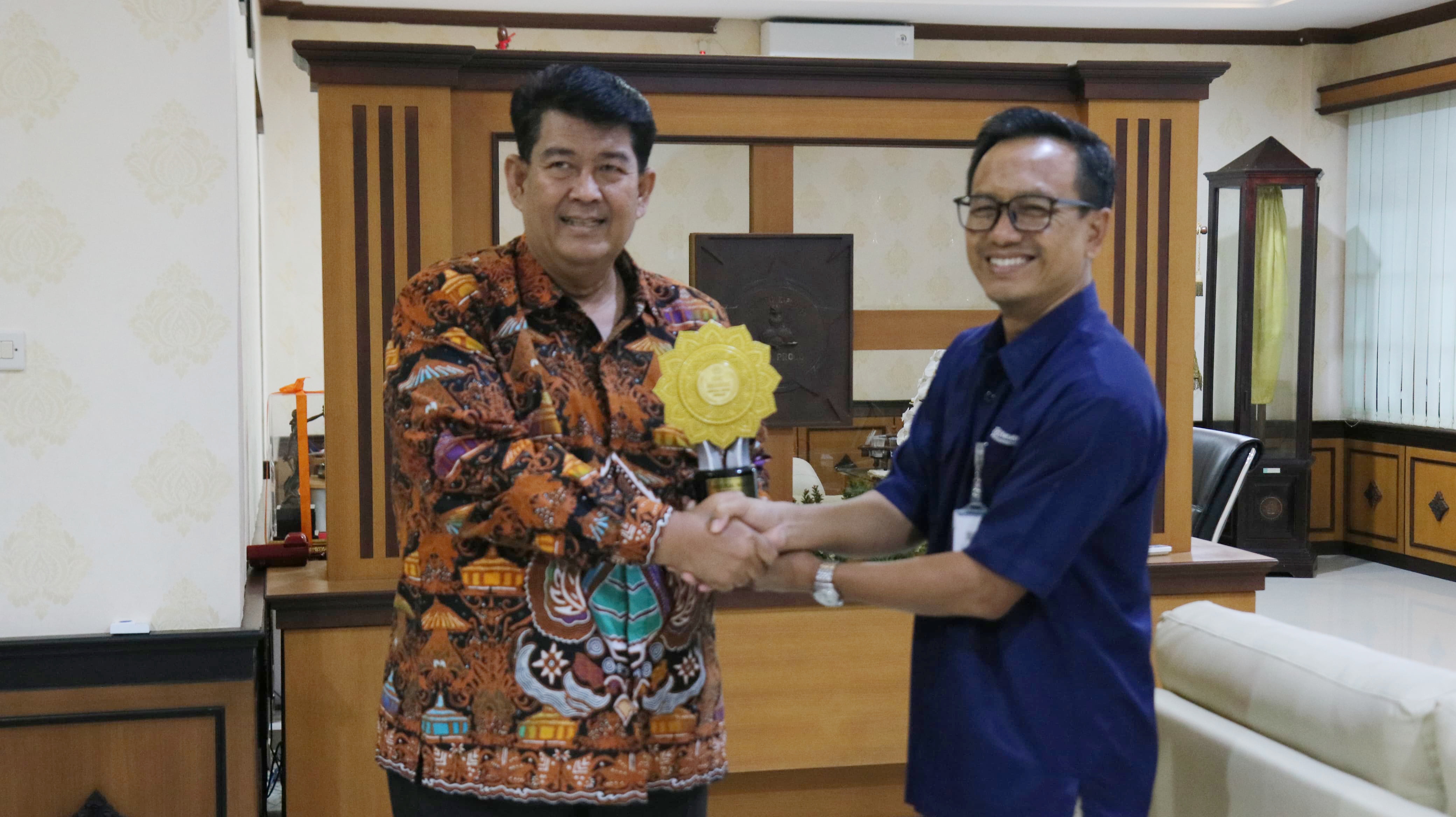 Komitmen Nyata Layanan Kesehatan, Pemkab Kulon Progo Raih UHC Award 2026 Kategori Pratama